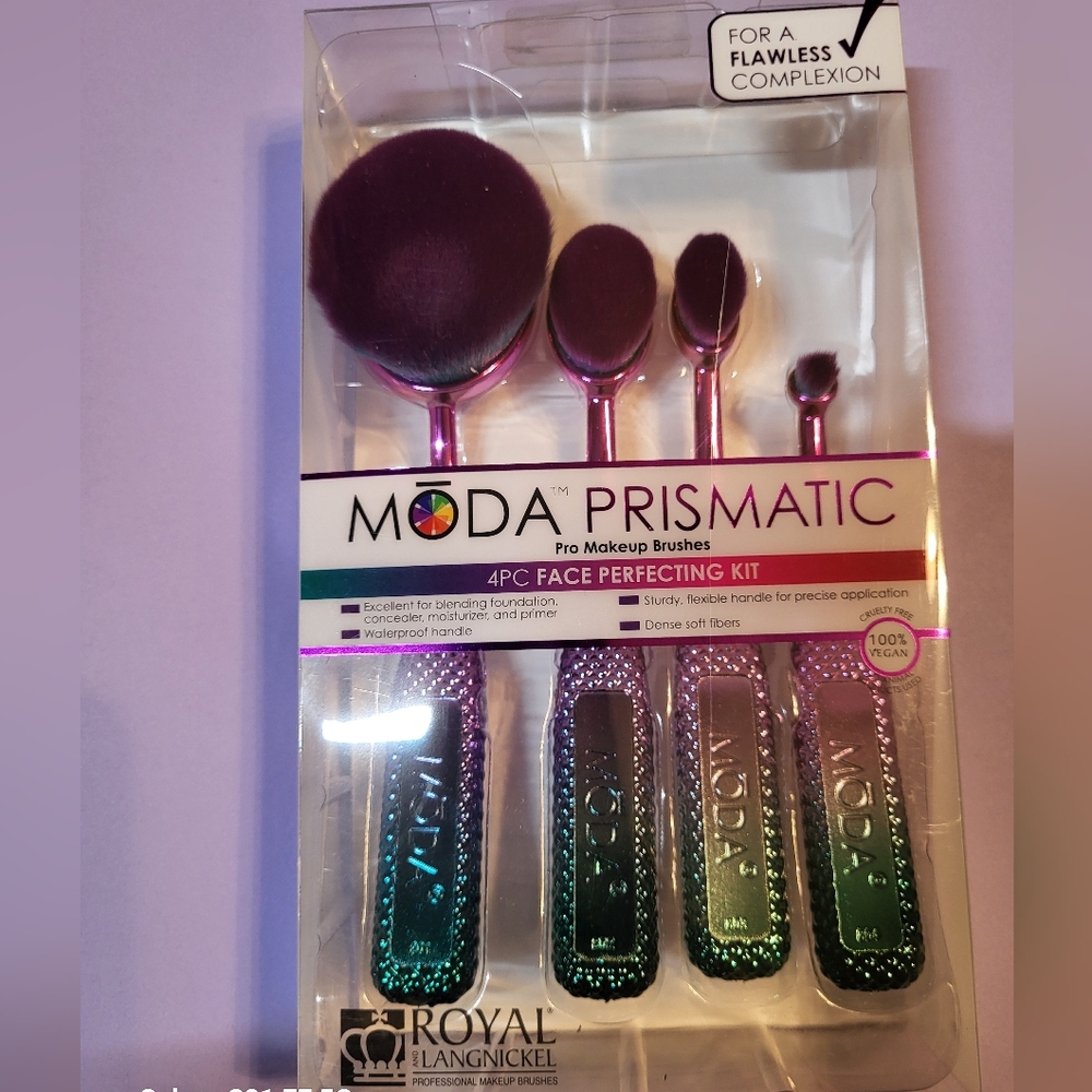 CLEARANCE! Moda Prismatic Pro Makeup Brushes Four-piece Face Perfecting Kit, NIB - Picture 4 of 5